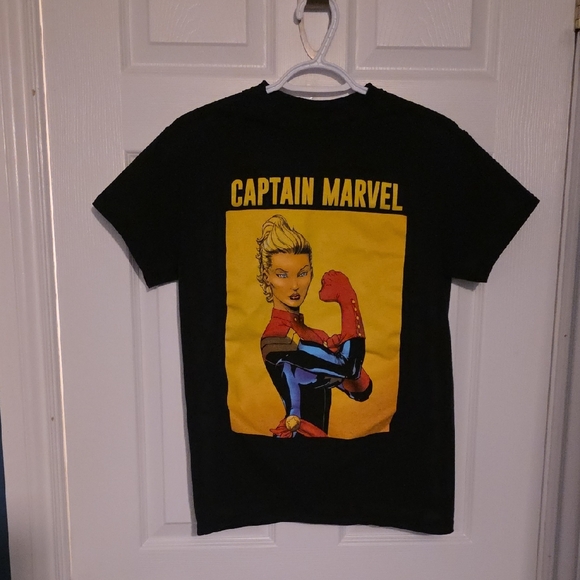Marvel Tops - Marvel Captain Marvel Graphic Tee - Black and Yellow